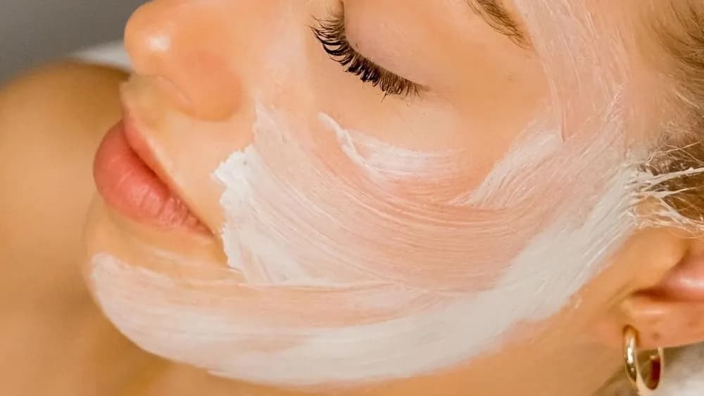 Jak dbać o cerę mieszaną, aby uniknąć błędów w pielęgnacji