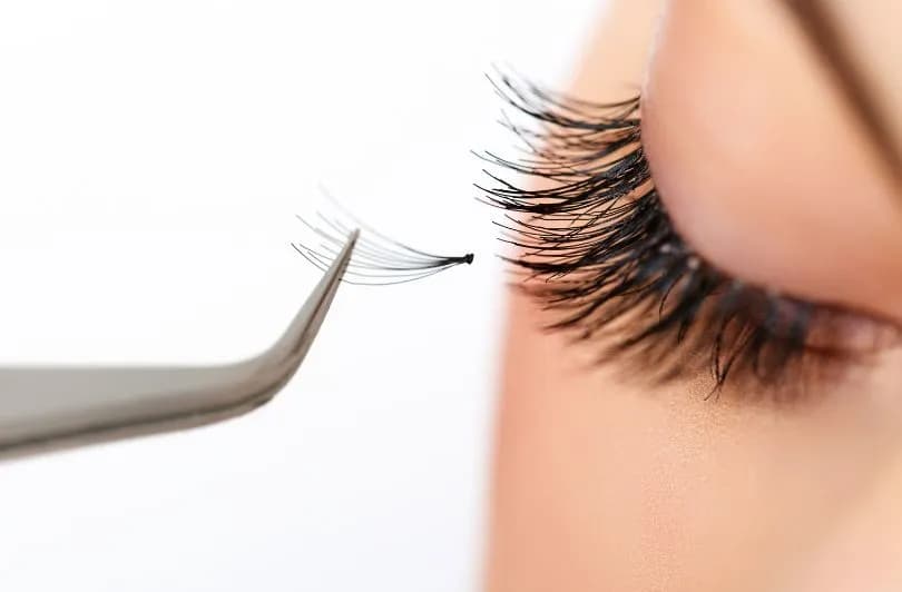 Czy po przedłużaniu rzęs wypadają naturalne rzęsy? Oto prawda