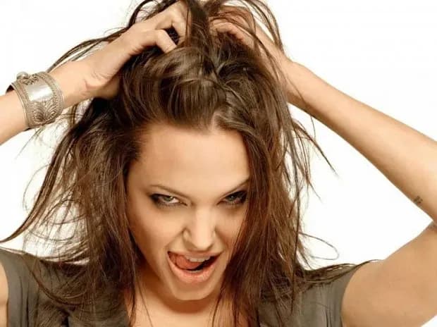 Jaka uroda podoba się facetom? Odkryj cechy, które przyciągają mężczyzn